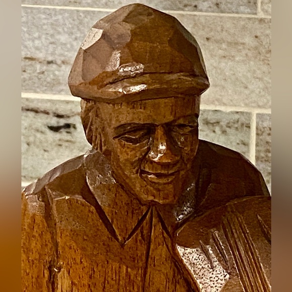 Original Caron Fiddler wood carving - Picture 4 of 12